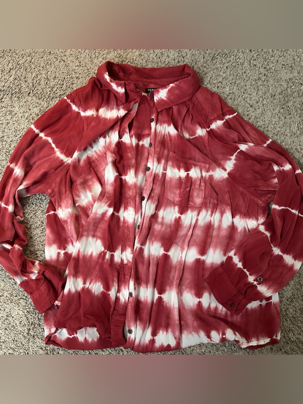 torrid Red and White Tie-Dye Button-Down Shirt Size 3